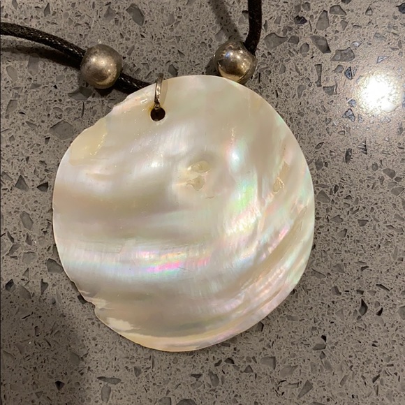 Shell necklace - Picture 2 of 2